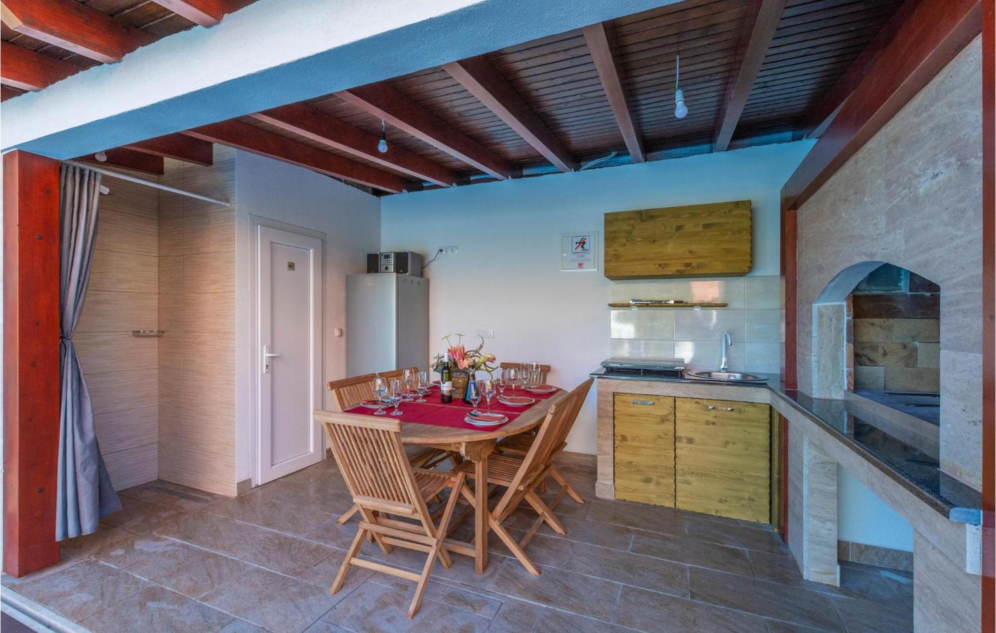 Nice Apartment In Plano With Kitchen 외부 사진