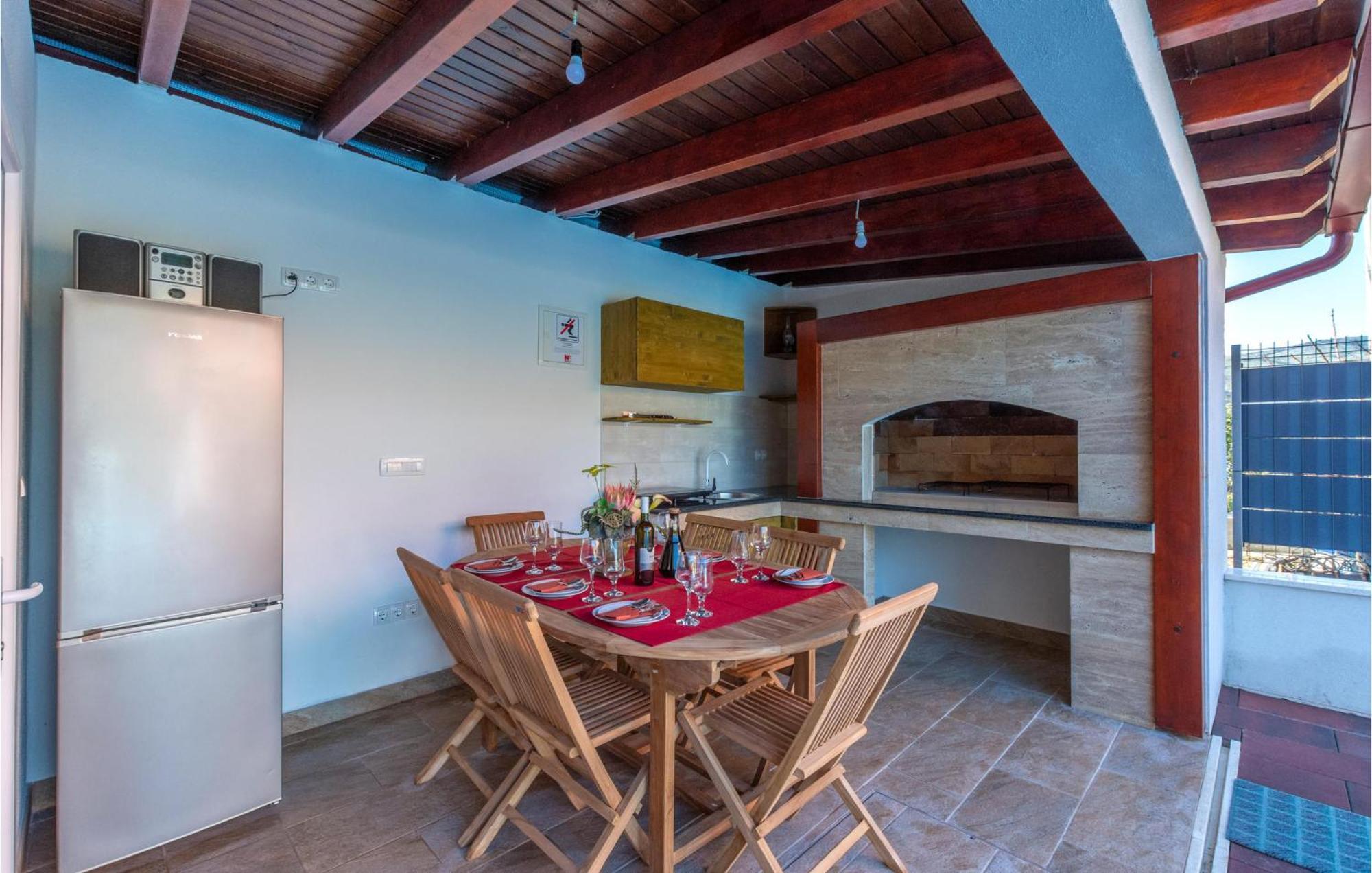 Nice Apartment In Plano With Kitchen 외부 사진