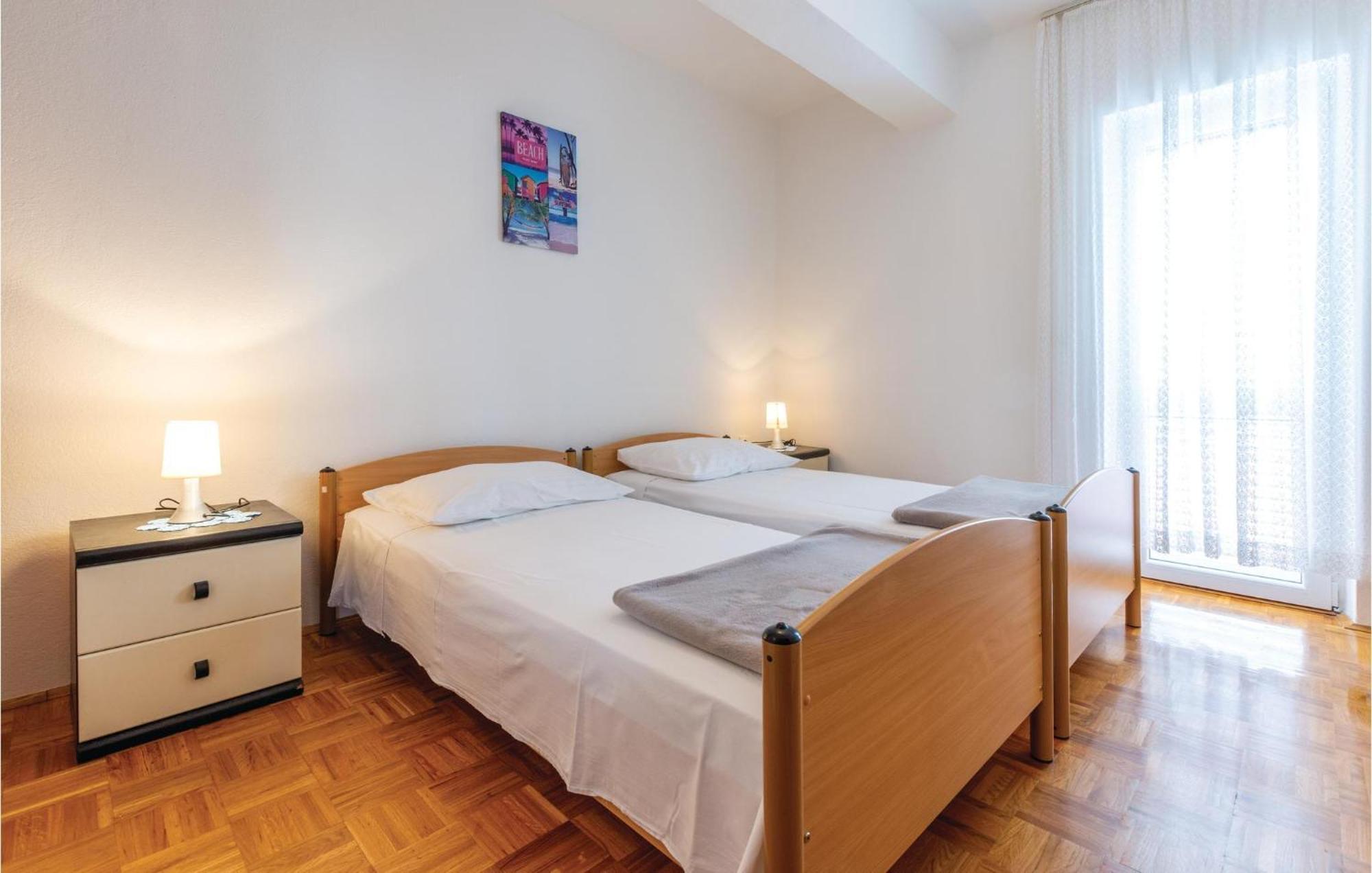Nice Apartment In Plano With Kitchen 외부 사진