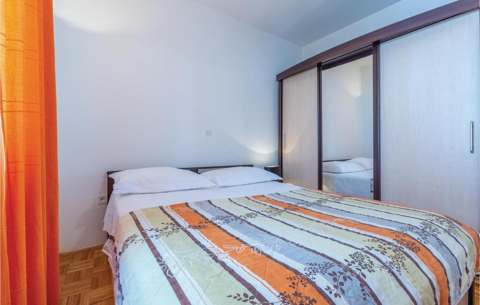 Nice Apartment In Plano With Kitchen 외부 사진