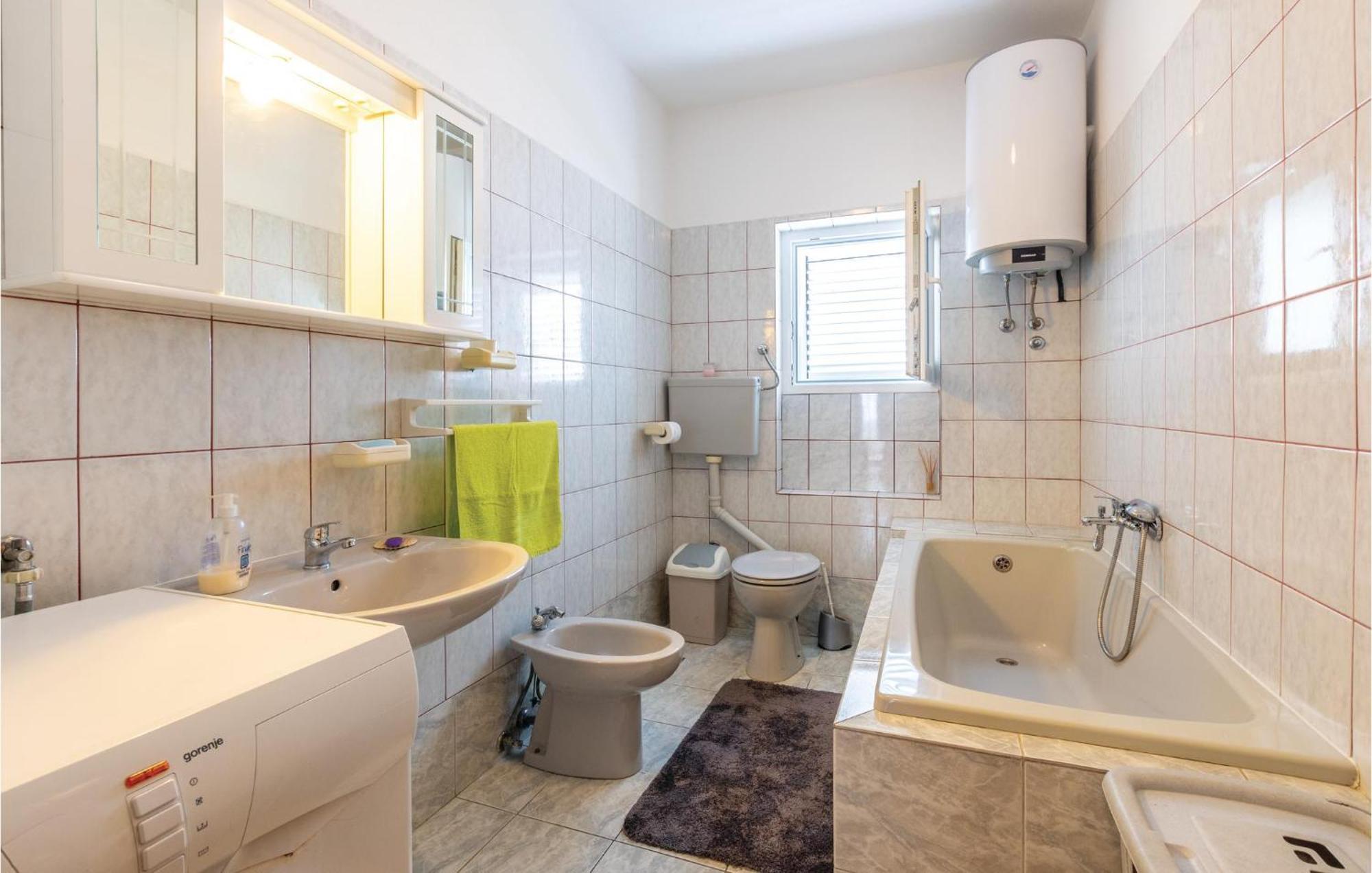 Nice Apartment In Plano With Kitchen 외부 사진